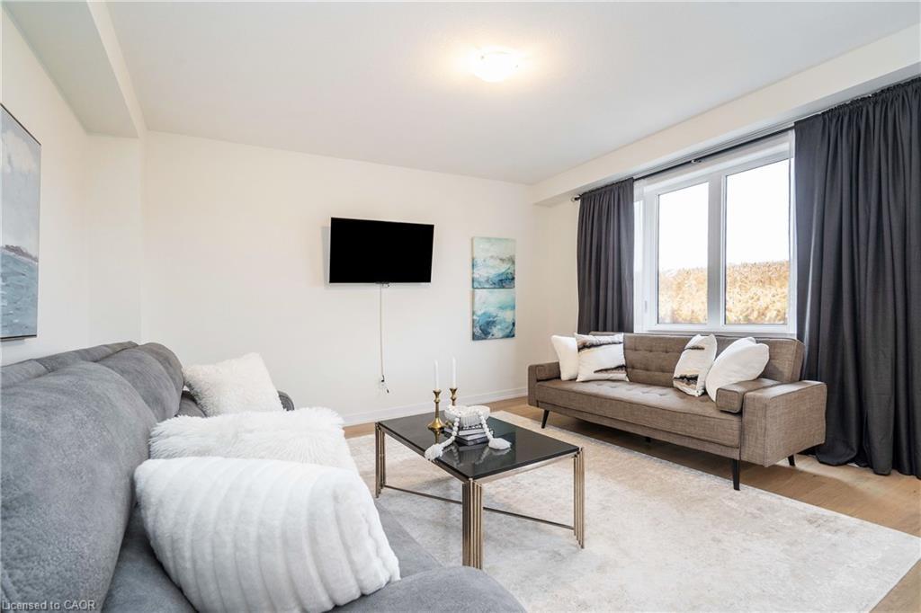 57 Monteith Drive, Brantford, ON - Indoor Photo Showing Living Room