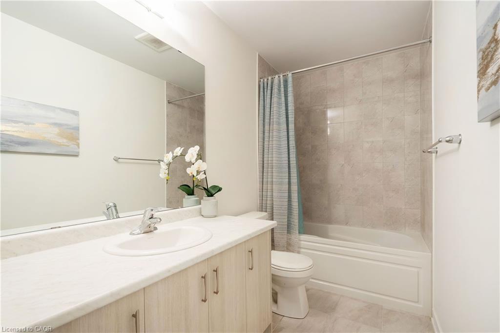 57 Monteith Drive, Brantford, ON - Indoor Photo Showing Bathroom