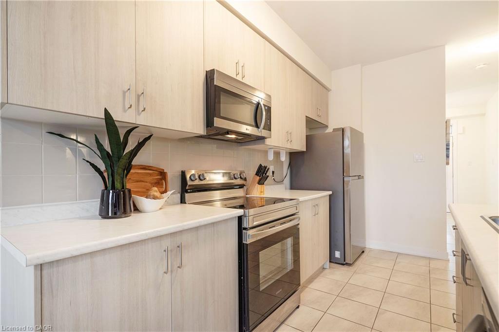 57 Monteith Drive, Brantford, ON - Indoor Photo Showing Kitchen