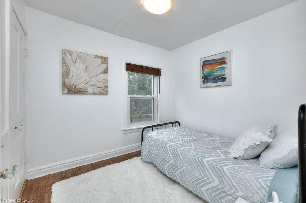 136 Alma Street N, Guelph, ON - Indoor Photo Showing Bedroom