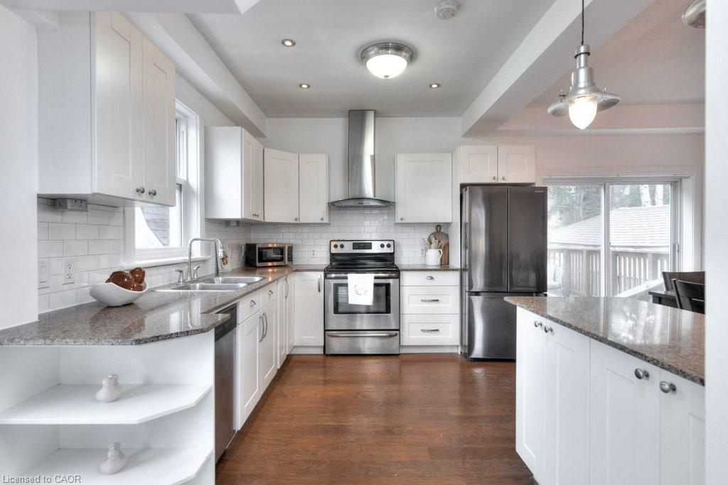 136 Alma Street N, Guelph, ON - Indoor Photo Showing Kitchen With Stainless Steel Kitchen With Double Sink With Upgraded Kitchen