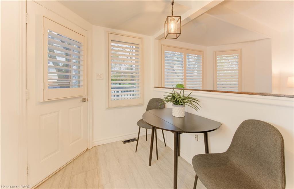 28-10 Holborn Court, Kitchener, ON - Indoor Photo Showing Other Room