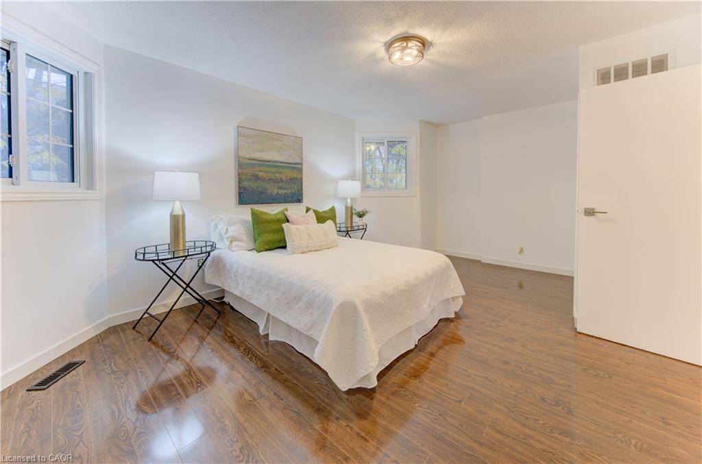 28-10 Holborn Court, Kitchener, ON - Indoor Photo Showing Bedroom