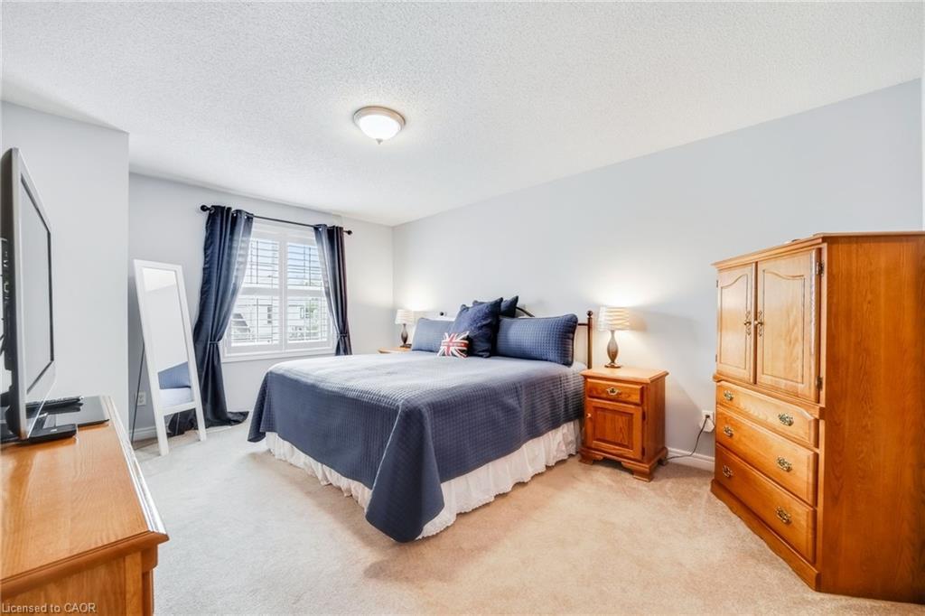 4005 Alexan Crescent, Burlington, ON - Indoor Photo Showing Bedroom