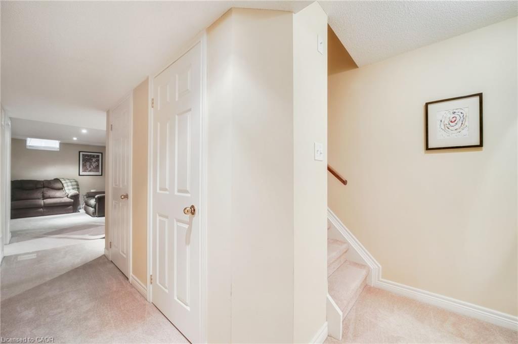 4005 Alexan Crescent, Burlington, ON - Indoor Photo Showing Other Room