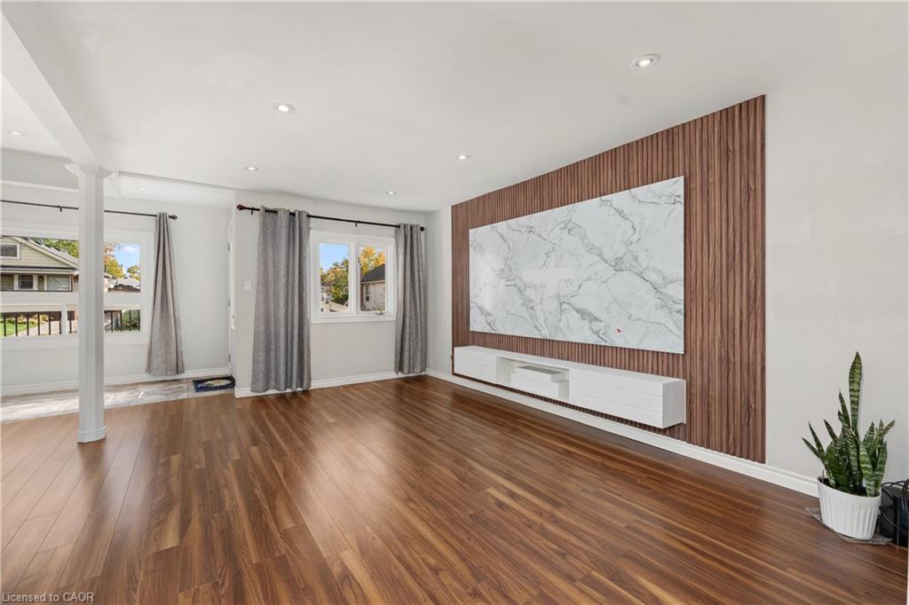 233 Normanhurst Avenue, Hamilton, ON - Indoor Photo Showing Other Room