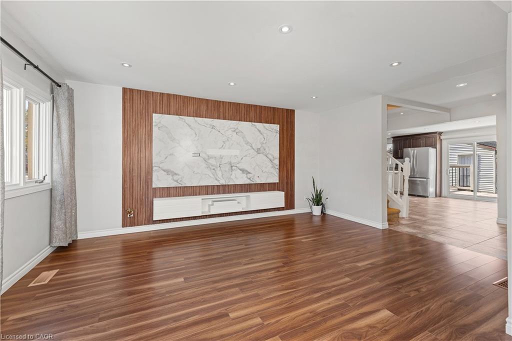 233 Normanhurst Avenue, Hamilton, ON - Indoor Photo Showing Other Room