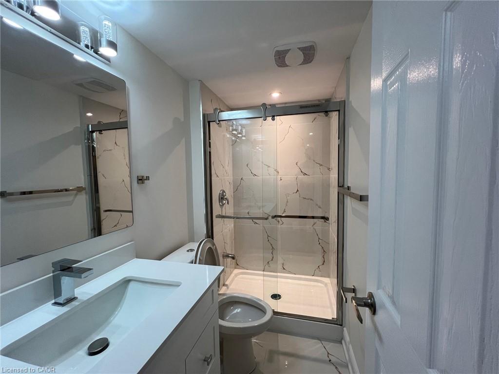 Lower Level-147 Bocelli Crescent, Hamilton, ON - Indoor Photo Showing Bathroom