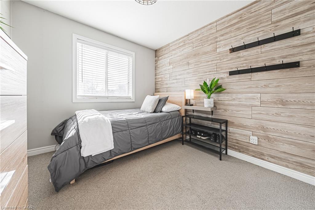 30-6 Atessa Drive, Hamilton, ON - Indoor Photo Showing Bedroom