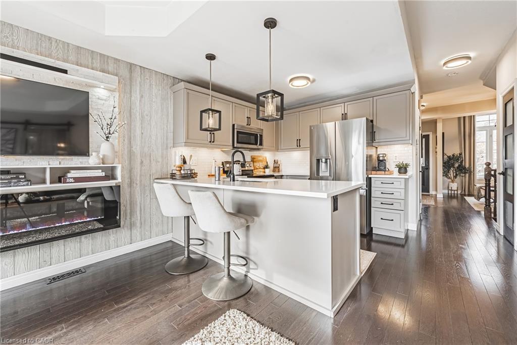 30-6 Atessa Drive, Hamilton, ON - Indoor Photo Showing Kitchen With Stainless Steel Kitchen With Upgraded Kitchen