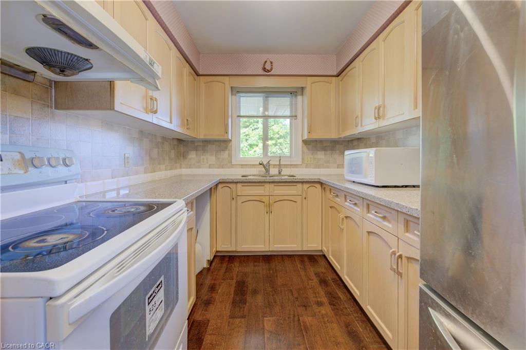 489 Northlake Drive, Waterloo, ON - Indoor Photo Showing Kitchen