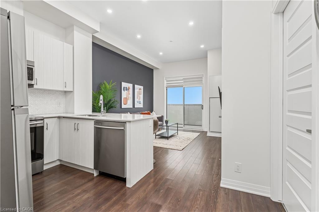 627-1105 Leger Way, Milton, ON - Indoor Photo Showing Kitchen With Upgraded Kitchen