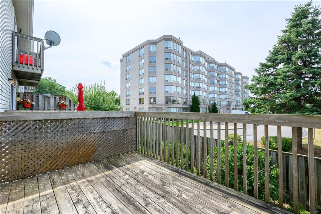 209-511 Highway 8 Street, Stoney Creek, ON - Outdoor
