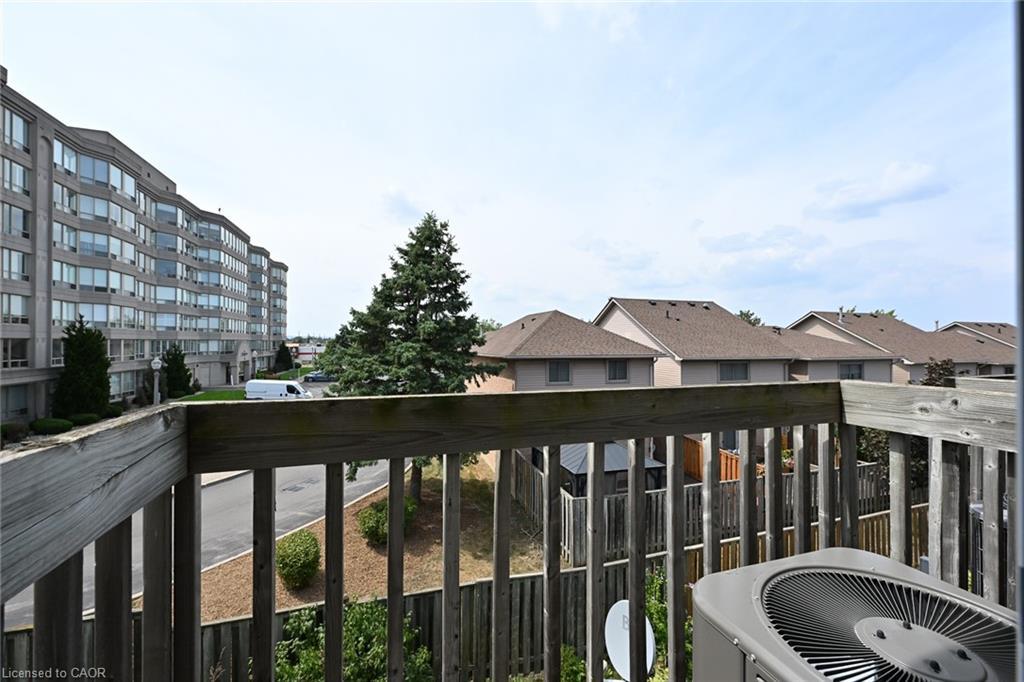 209-511 Highway 8 Street, Stoney Creek, ON - Outdoor