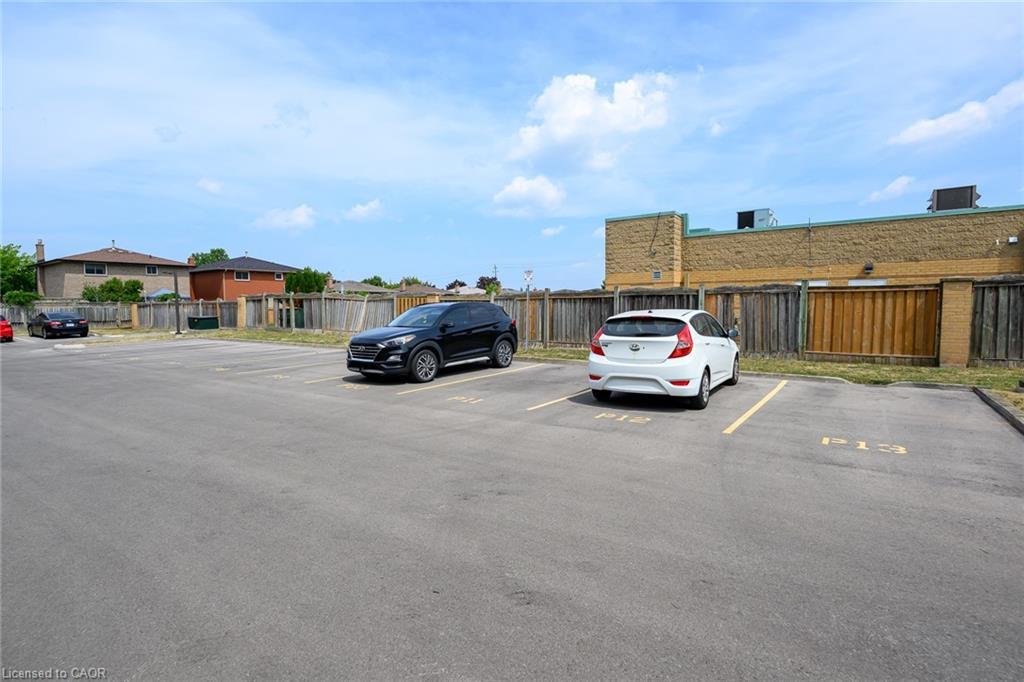 209-511 Highway 8 Street, Stoney Creek, ON - Outdoor