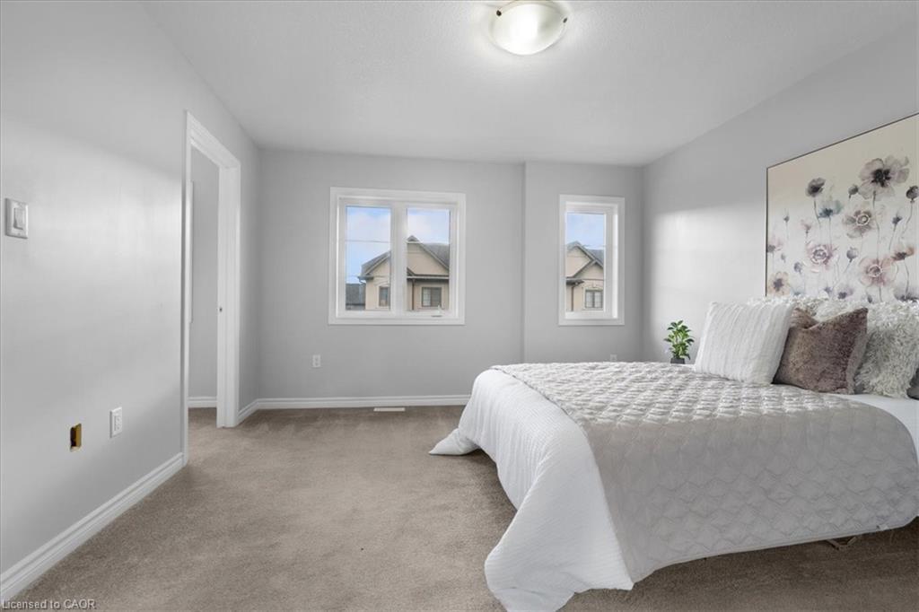 28-324 Equestrian Way, Cambridge, ON - Indoor Photo Showing Bedroom