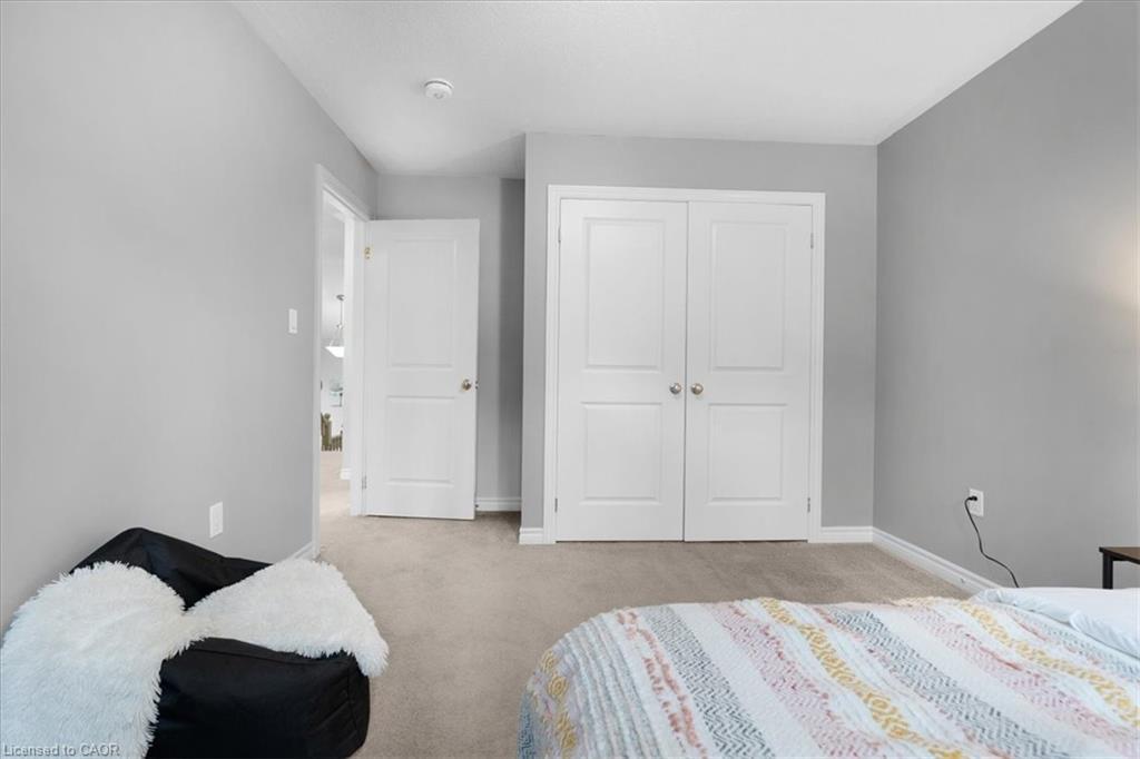 28-324 Equestrian Way, Cambridge, ON - Indoor Photo Showing Bedroom