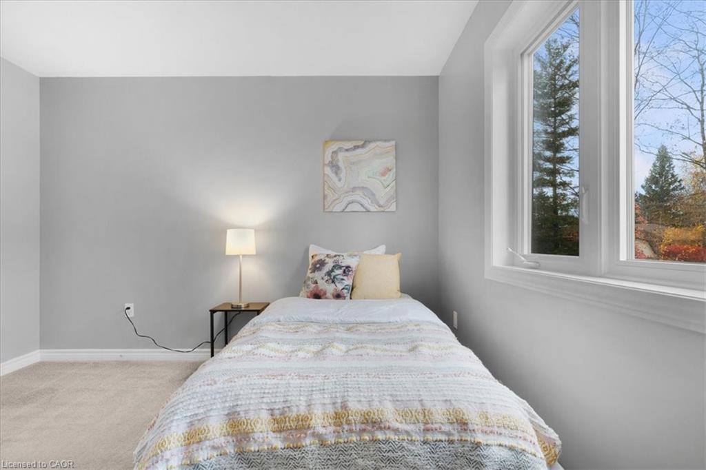 28-324 Equestrian Way, Cambridge, ON - Indoor Photo Showing Bedroom