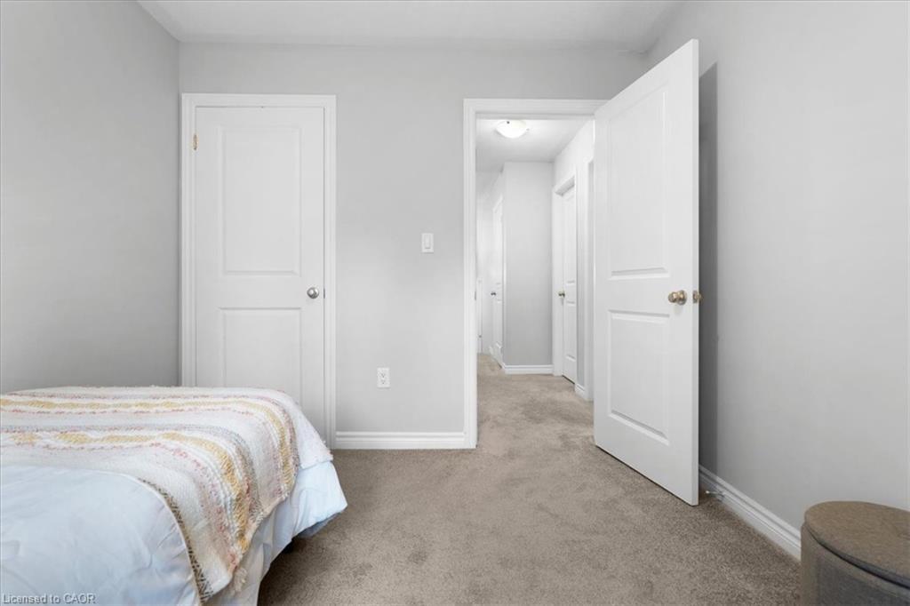 28-324 Equestrian Way, Cambridge, ON - Indoor Photo Showing Bedroom
