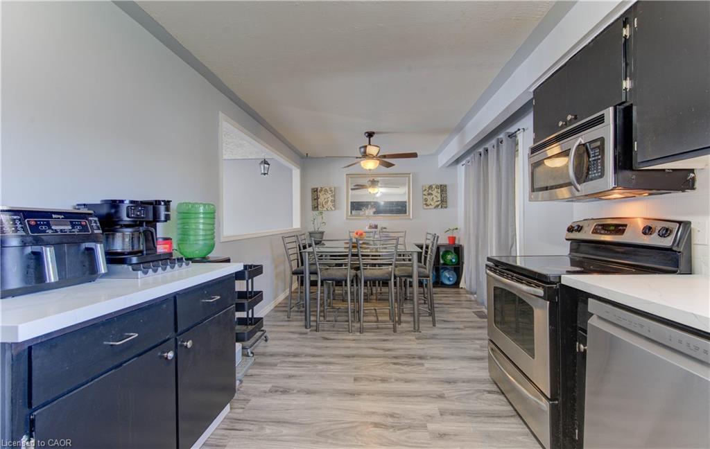 320 Country Hill Drive, Kitchener, ON - Indoor Photo Showing Kitchen