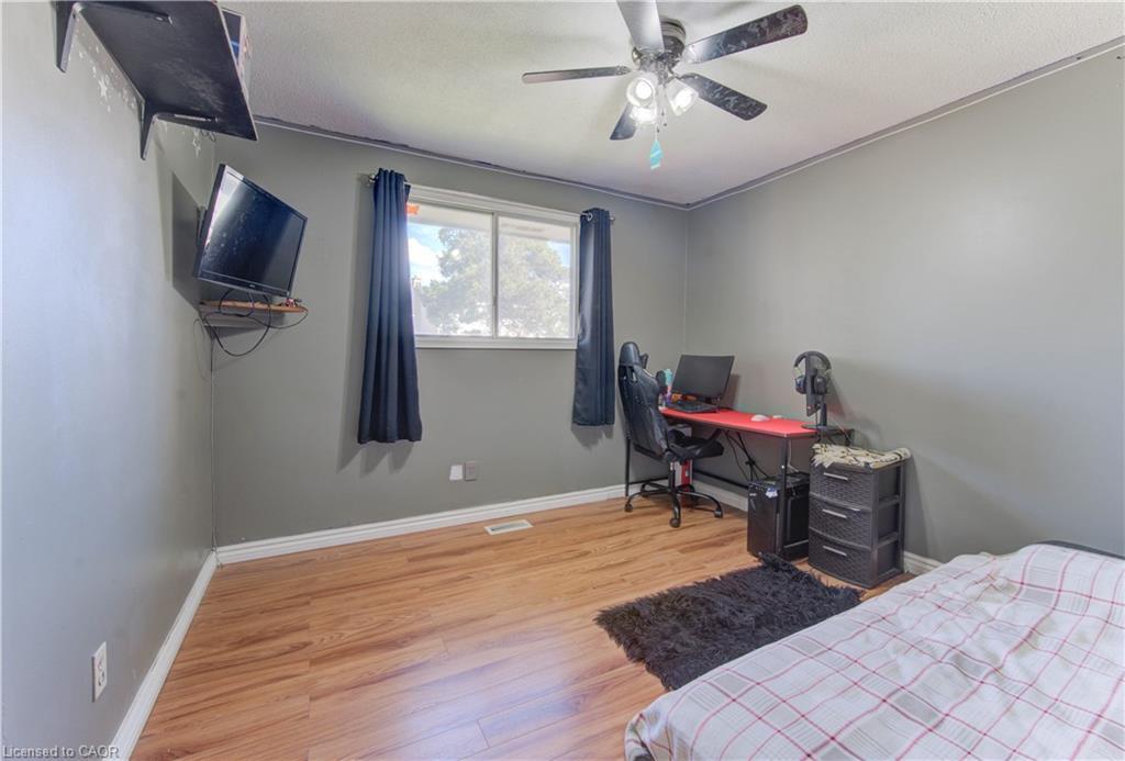 320 Country Hill Drive, Kitchener, ON - Indoor Photo Showing Bedroom