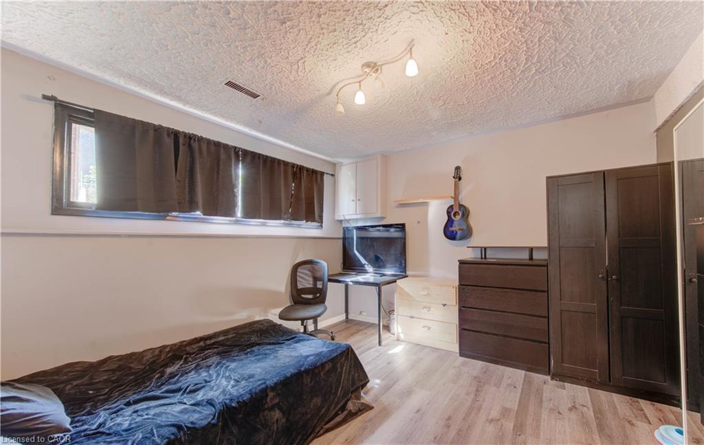 320 Country Hill Drive, Kitchener, ON - Indoor Photo Showing Bedroom