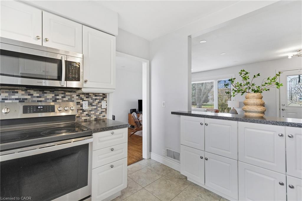 496 Pineland Avenue, Oakville, ON - Indoor Photo Showing Kitchen