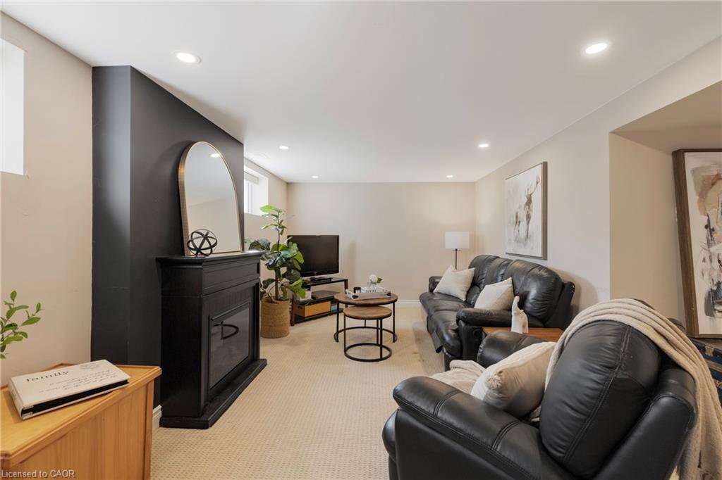 496 Pineland Avenue, Oakville, ON - Indoor