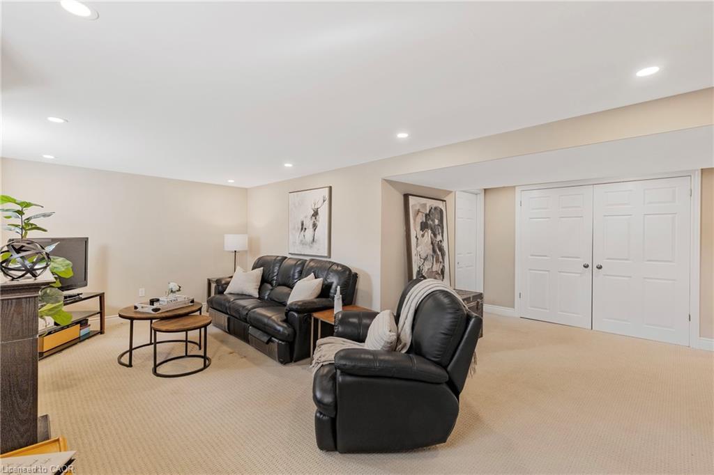496 Pineland Avenue, Oakville, ON - Indoor