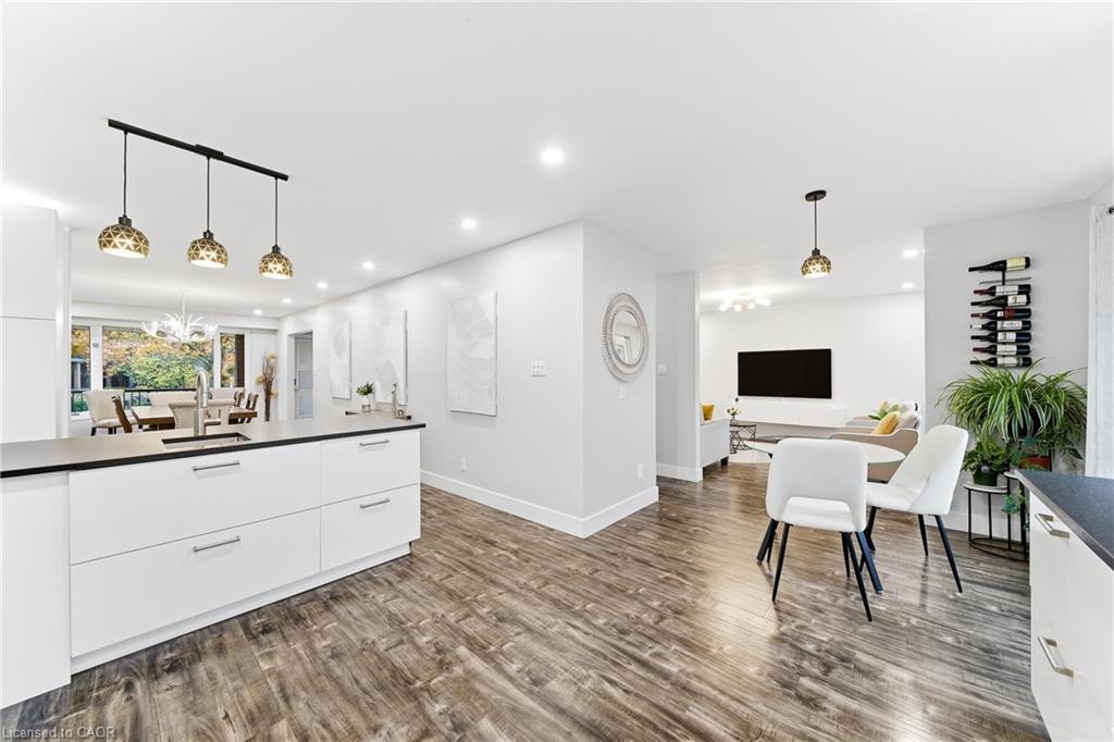 23 Stonegate Drive, Kitchener, ON - Indoor