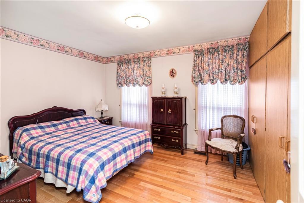 538 Hughson Street N, Hamilton, ON - Indoor Photo Showing Bedroom