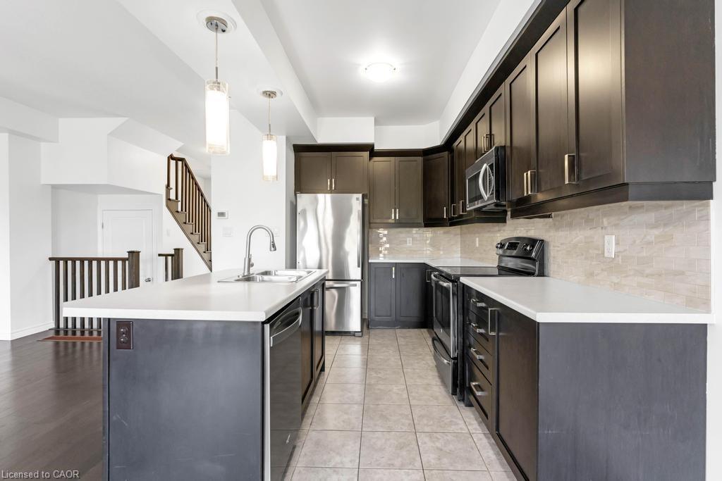 70 Vinton Road, Ancaster, ON - Indoor Photo Showing Kitchen With Upgraded Kitchen