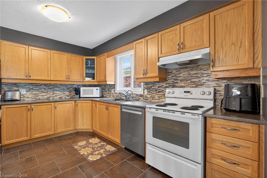 517 Thornview Place, Waterloo, ON - Indoor Photo Showing Kitchen