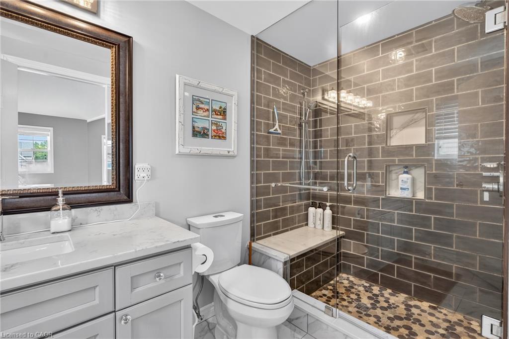517 Thornview Place, Waterloo, ON - Indoor Photo Showing Bathroom