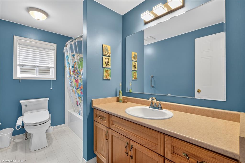 517 Thornview Place, Waterloo, ON - Indoor Photo Showing Bathroom