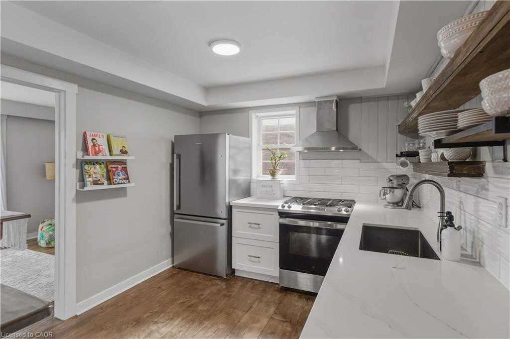 5373 Spruce Avenue, Burlington, ON - Indoor Photo Showing Kitchen