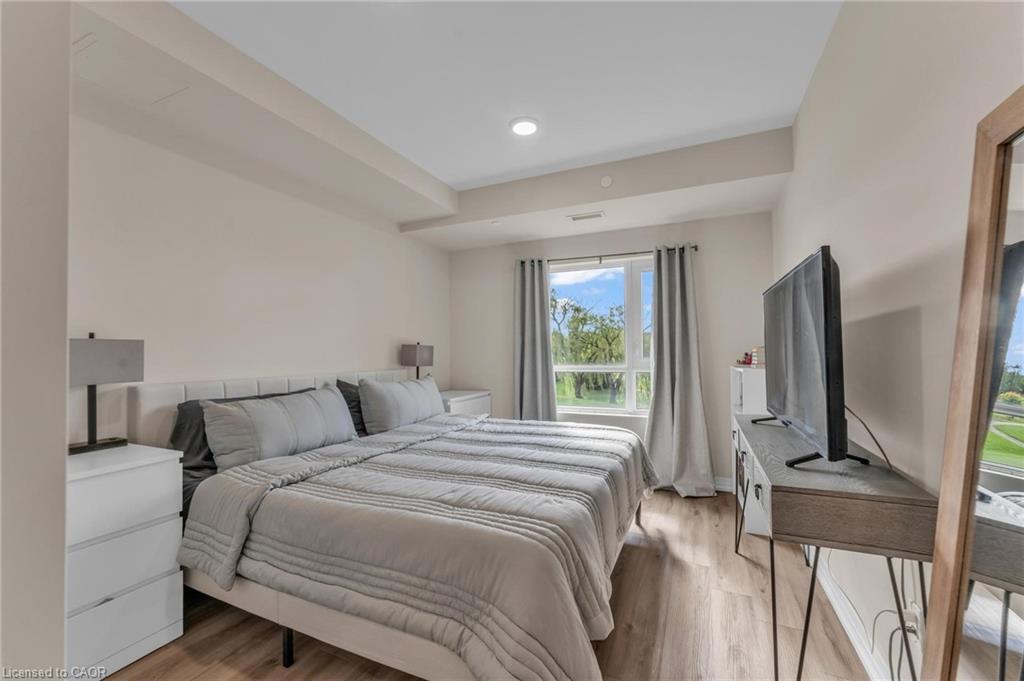 231-50 Herrick Avenue, St. Catharines, ON - Indoor Photo Showing Bedroom