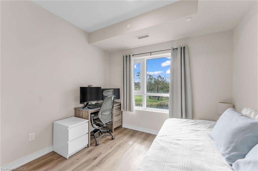 231-50 Herrick Avenue, St. Catharines, ON - Indoor Photo Showing Bedroom