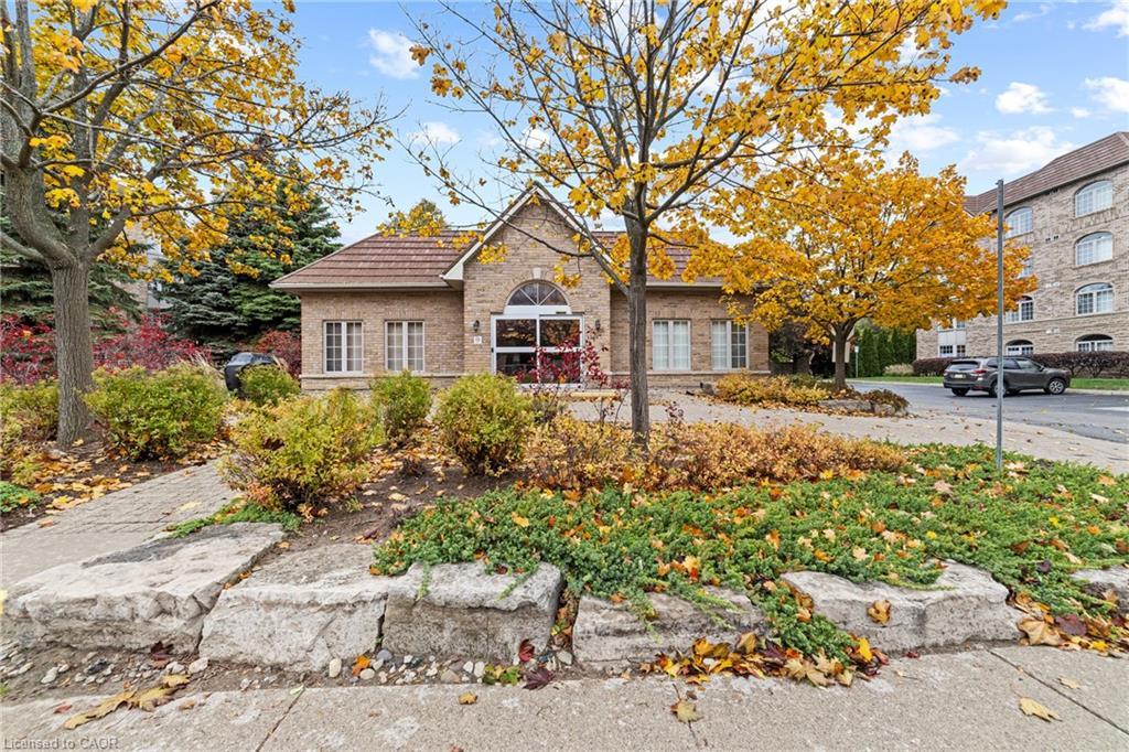 B403-216 Plains Road W, Burlington, ON - Outdoor
