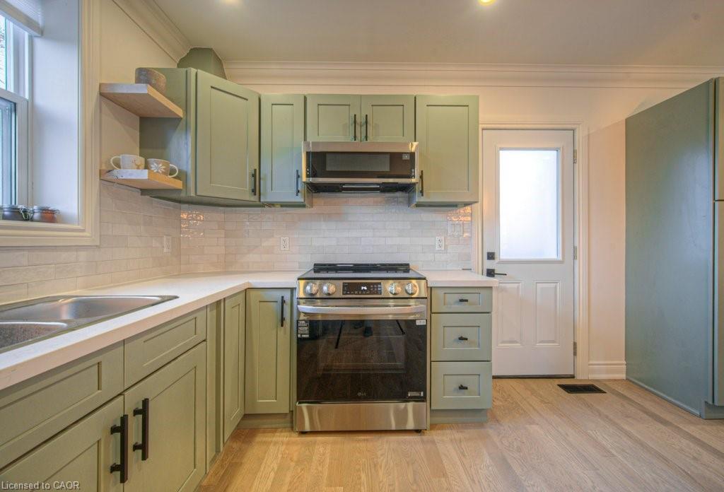 30 Dunbar Road S, Waterloo, ON - Indoor Photo Showing Kitchen With Double Sink