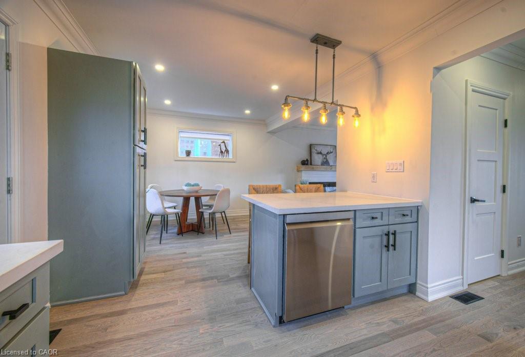 30 Dunbar Road S, Waterloo, ON - Indoor Photo Showing Kitchen