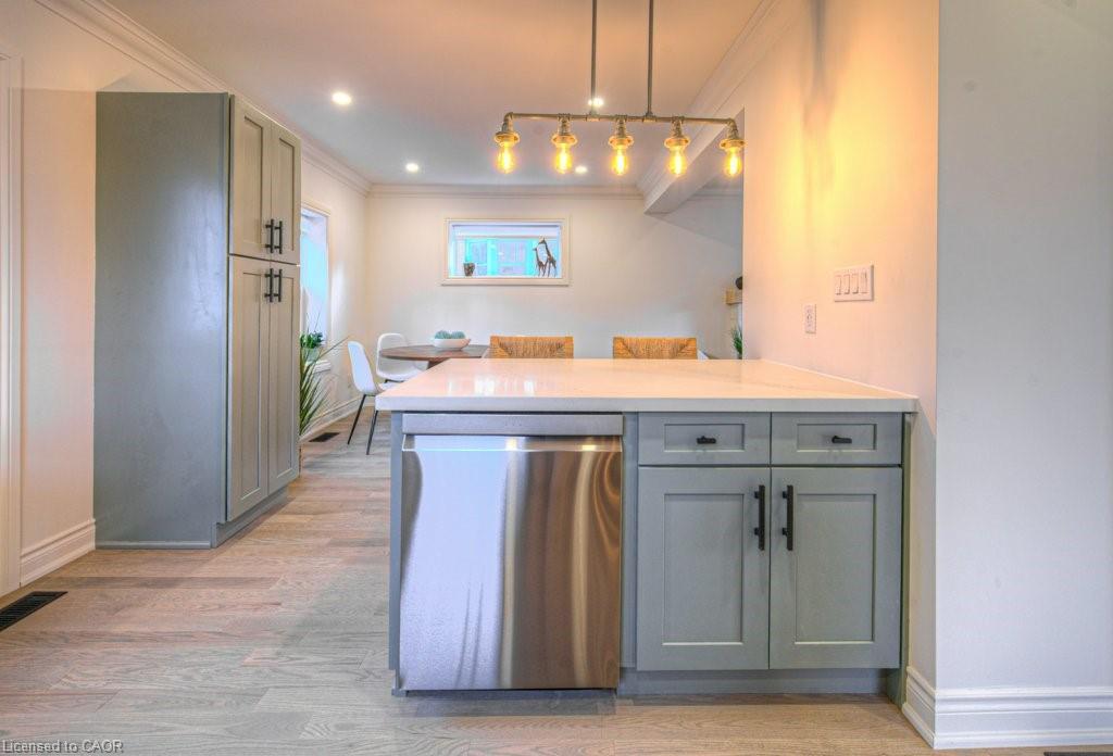 30 Dunbar Road S, Waterloo, ON - Indoor