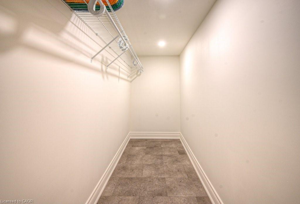 30 Dunbar Road S, Waterloo, ON - Indoor Photo Showing Other Room