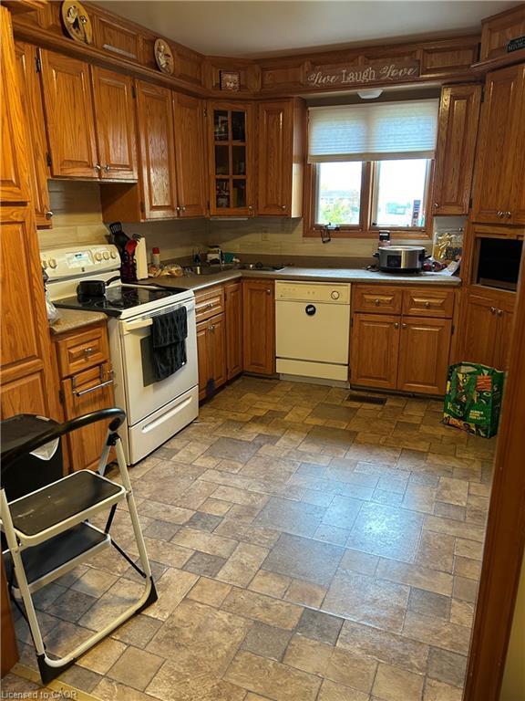 7760 3 Highway W, Dunnville, ON - Indoor Photo Showing Kitchen