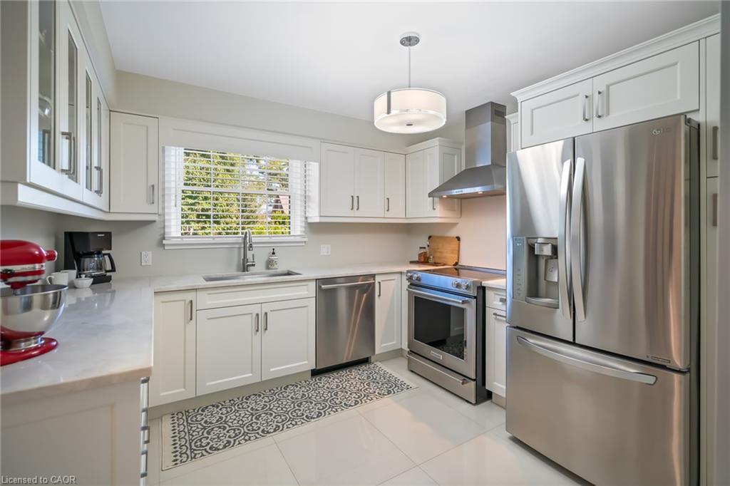 4 Upper Canada Drive, St. Catharines, ON - Indoor Photo Showing Kitchen With Stainless Steel Kitchen