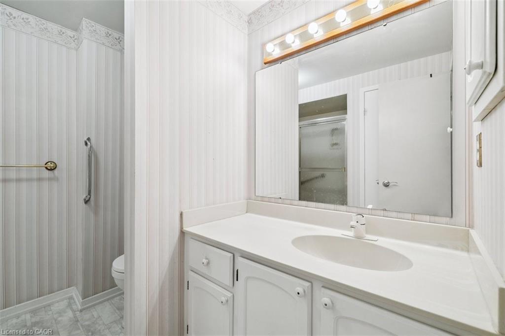 58-3029 Glencrest Road, Burlington, ON - Indoor Photo Showing Bathroom