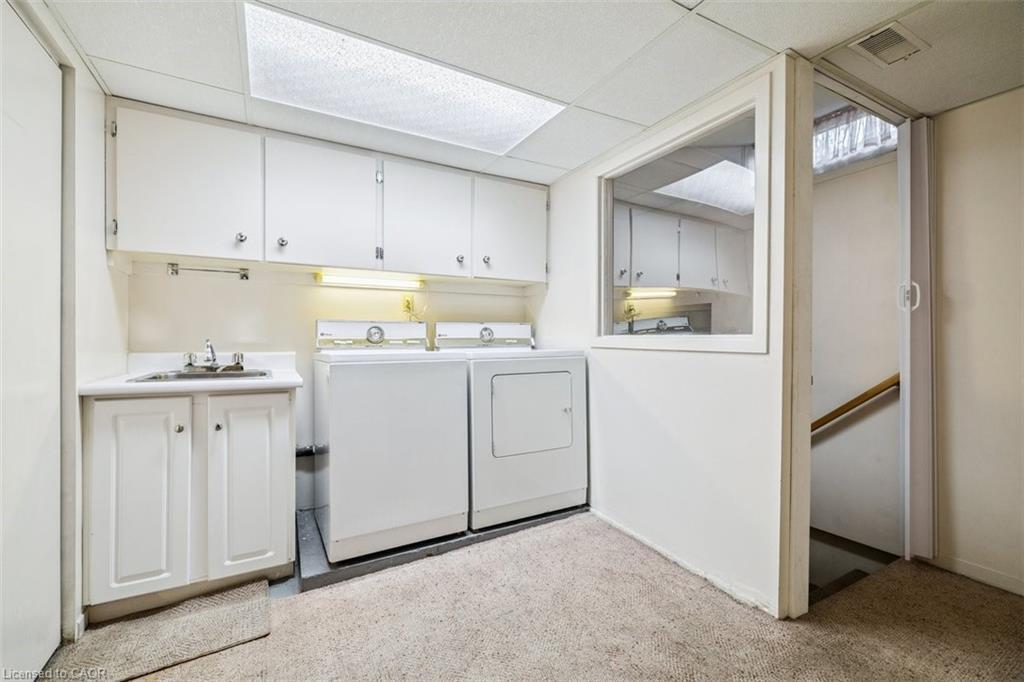 58-3029 Glencrest Road, Burlington, ON - Indoor Photo Showing Laundry Room