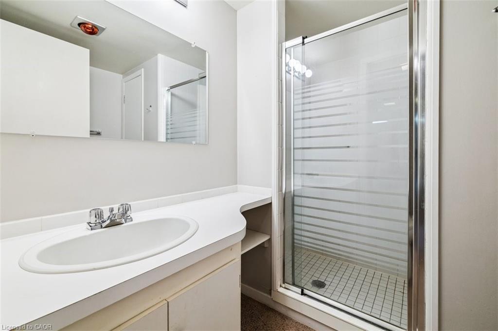 58-3029 Glencrest Road, Burlington, ON - Indoor Photo Showing Bathroom