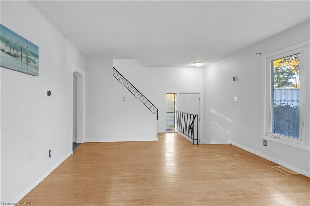 48 Luscombe Street, Hamilton, ON - Indoor Photo Showing Other Room