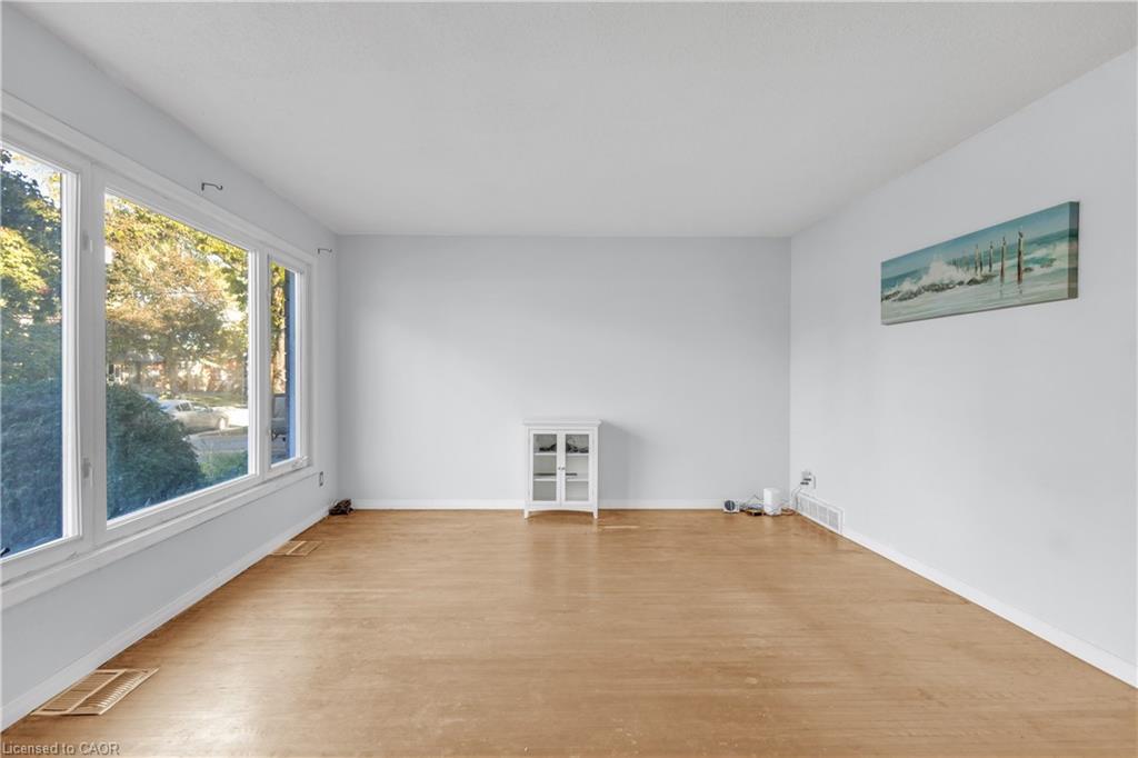 48 Luscombe Street, Hamilton, ON - Indoor Photo Showing Other Room